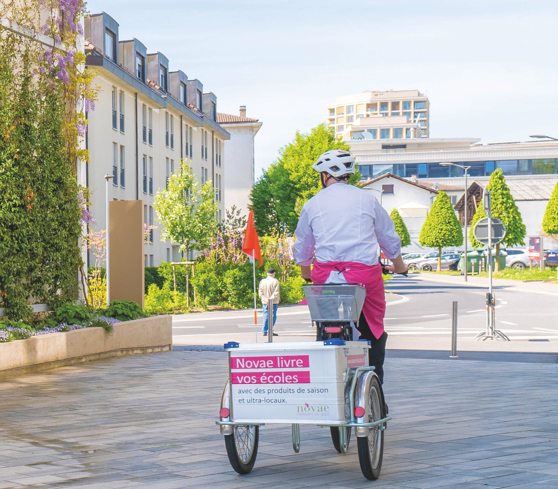 Les livraisons additionnelles (plats supplémentaires, glaces...) des écoles sont effectuées en vélo électrique